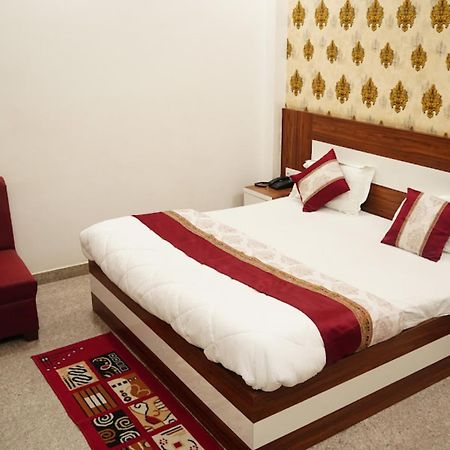 Hotel The Ramay Palace Ayodhya Eksteriør bilde